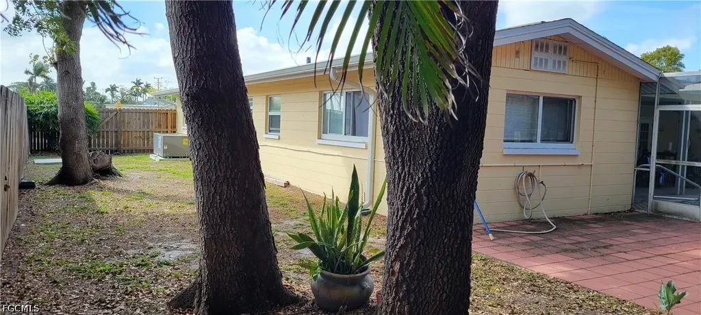 1403 Davis Drive Fort Myers FL 33919