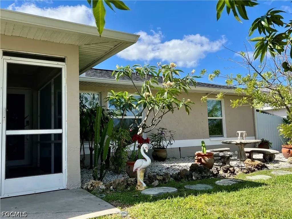 702 SW 25th Street Cape Coral FL 33914