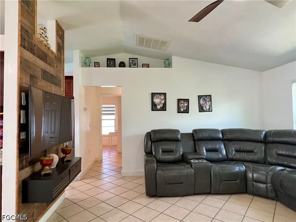 702 SW 25th Street Cape Coral FL 33914