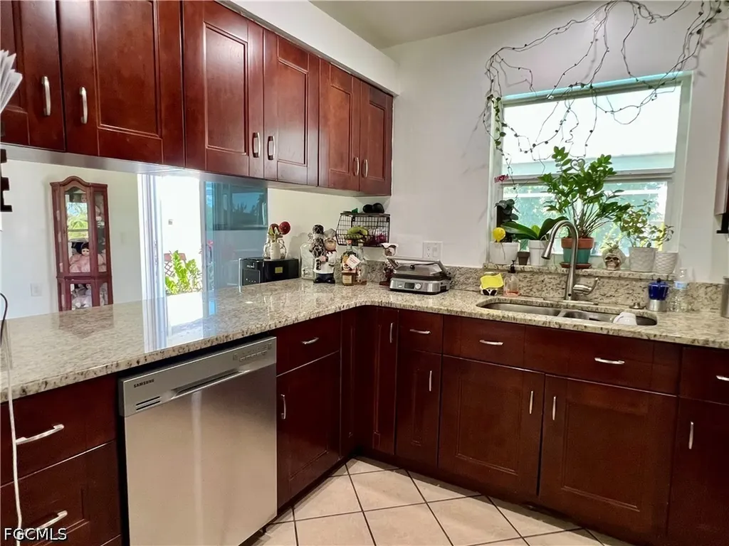 702 SW 25th Street Cape Coral FL 33914