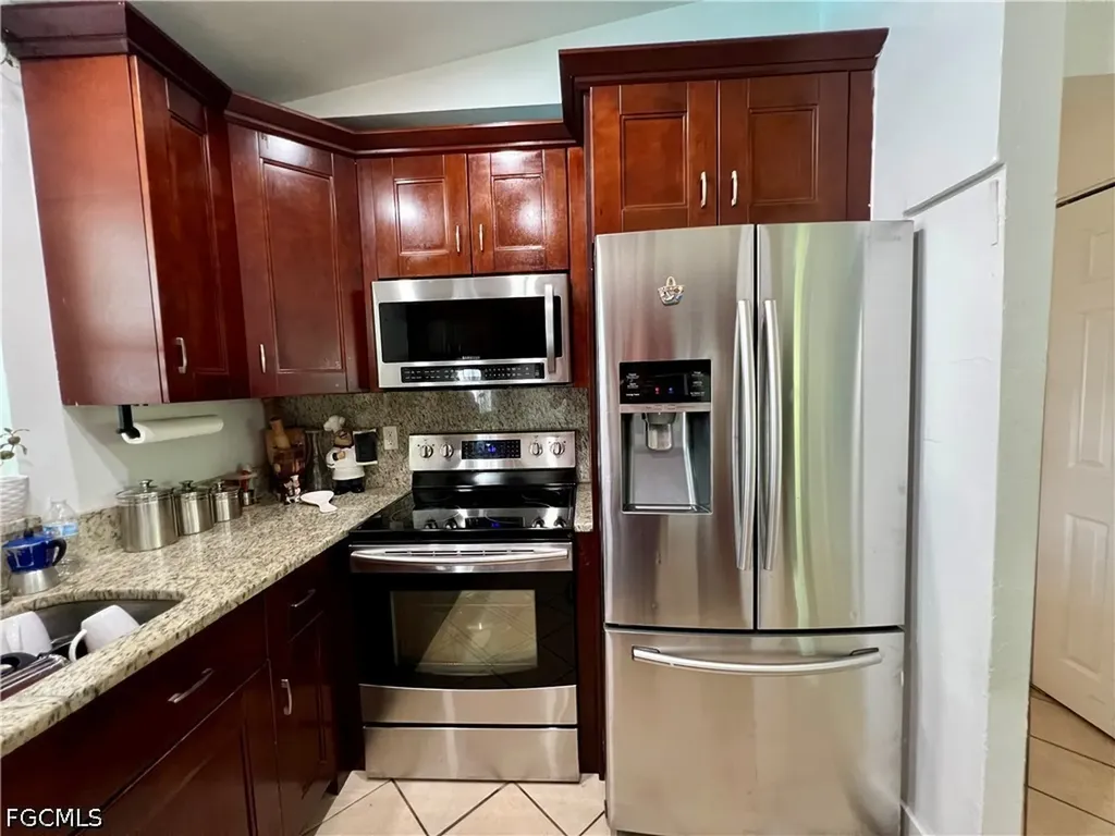 702 SW 25th Street Cape Coral FL 33914