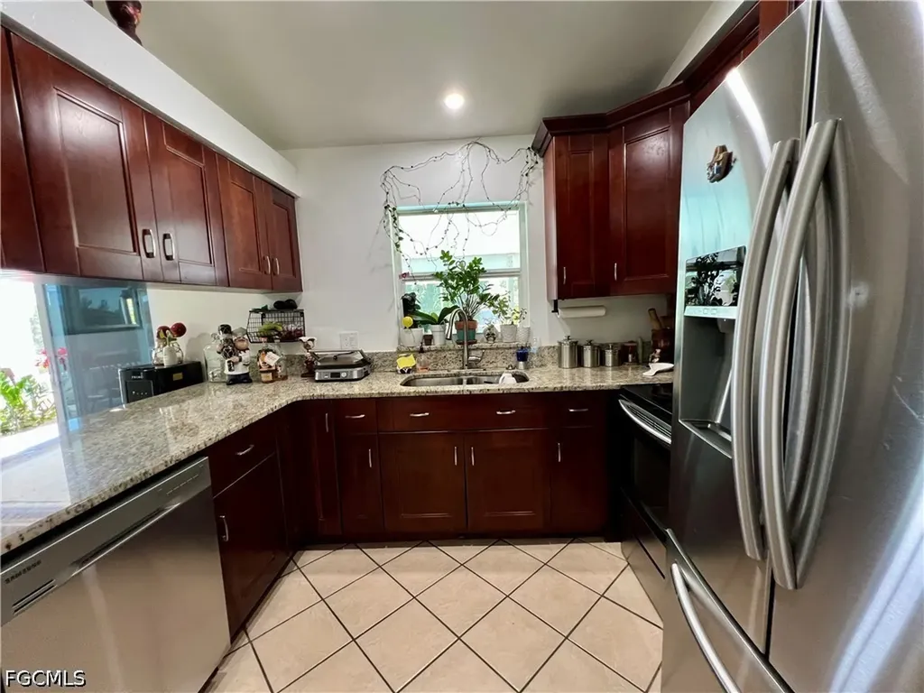 702 SW 25th Street Cape Coral FL 33914