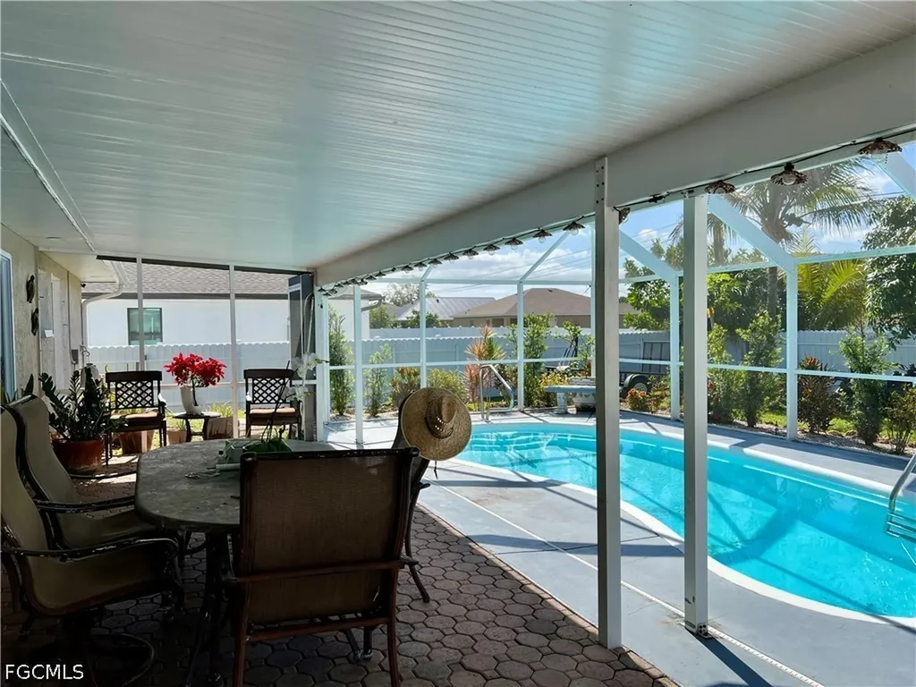 702 SW 25th Street Cape Coral FL 33914