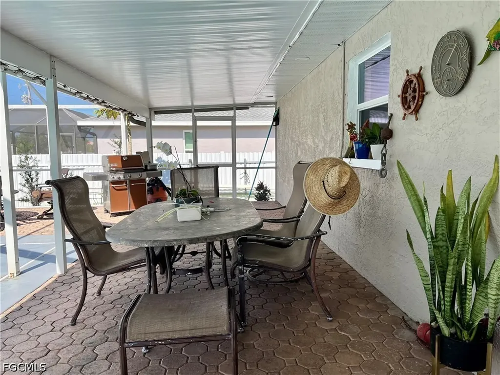 702 SW 25th Street Cape Coral FL 33914