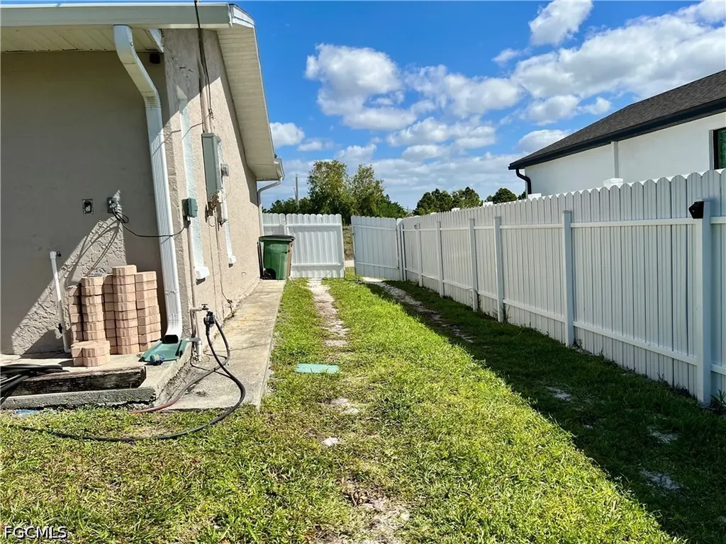 702 SW 25th Street Cape Coral FL 33914