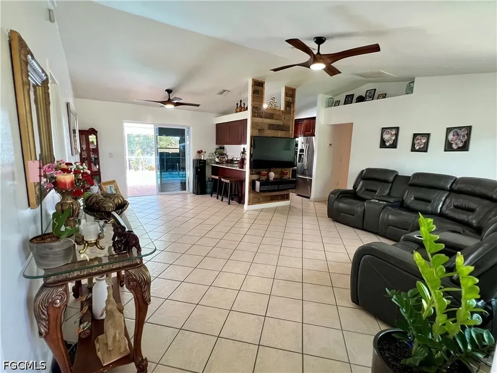 702 SW 25th Street Cape Coral FL 33914