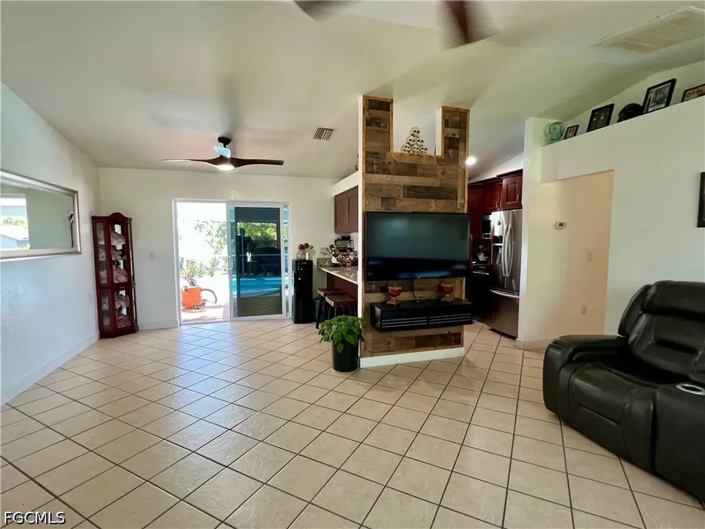 702 SW 25th Street Cape Coral FL 33914