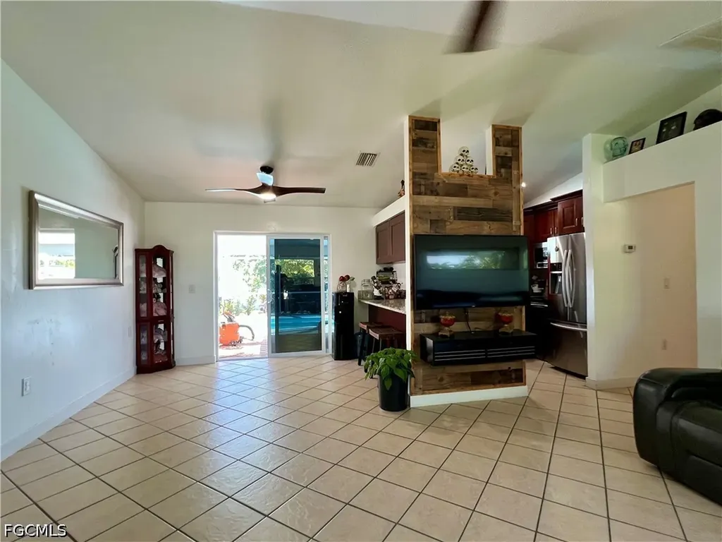702 SW 25th Street Cape Coral FL 33914