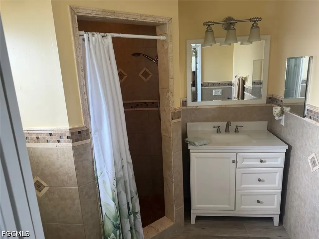1825 SE 12th Terrace Cape Coral FL 33990