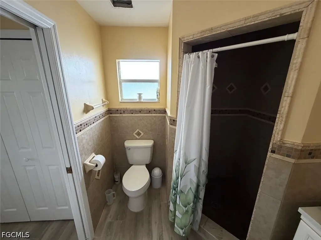 1825 SE 12th Terrace Cape Coral FL 33990
