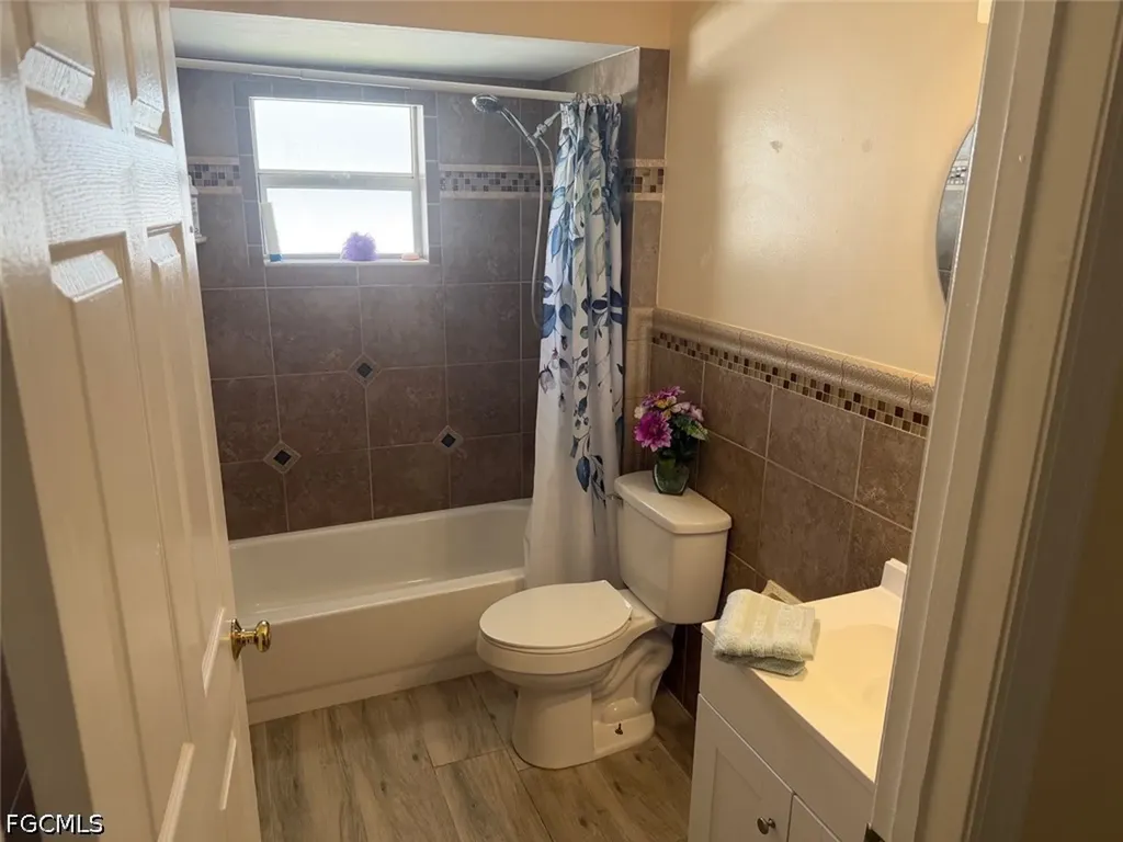 1825 SE 12th Terrace Cape Coral FL 33990