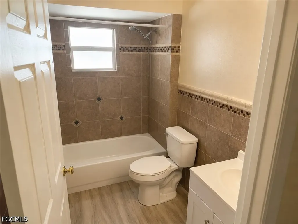 1825 SE 12th Terrace Cape Coral FL 33990