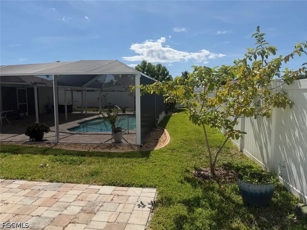 1825 SE 12th Terrace Cape Coral FL 33990