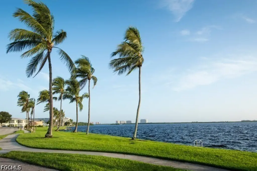 1825 SE 12th Terrace Cape Coral FL 33990