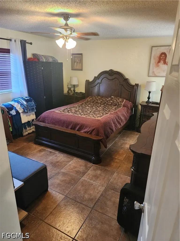 2102 SE 8th Terrace Cape Coral FL 33990