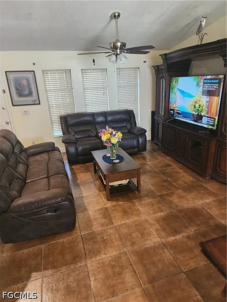2102 SE 8th Terrace Cape Coral FL 33990