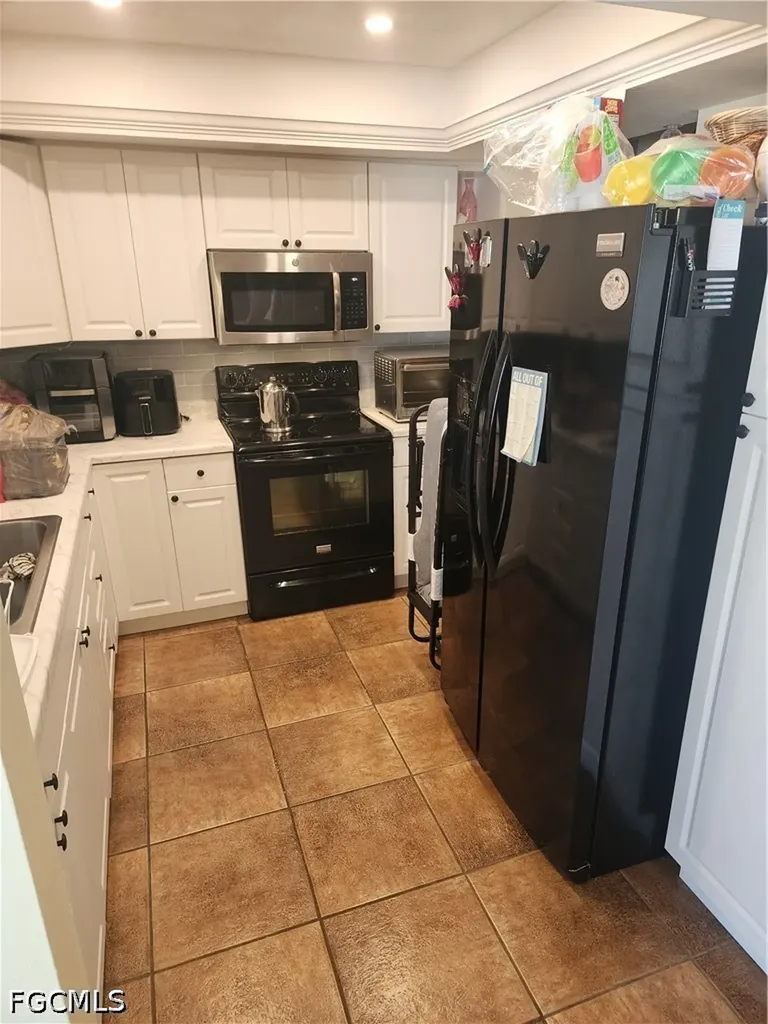 2102 SE 8th Terrace Cape Coral FL 33990