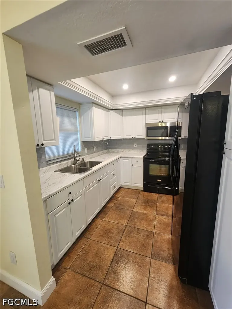 2102 SE 8th Terrace Cape Coral FL 33990