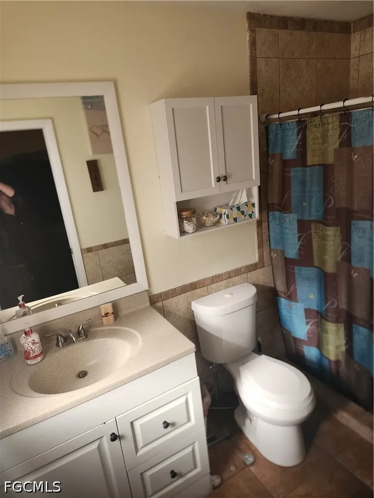 2102 SE 8th Terrace Cape Coral FL 33990