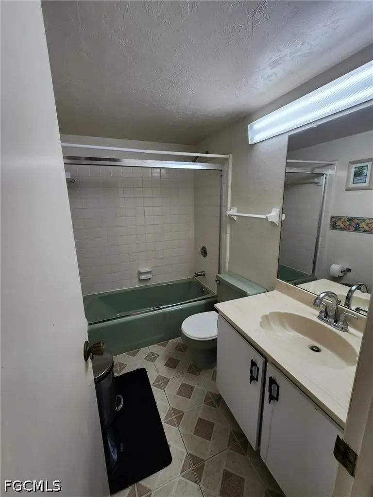 4906 Victoria Drive Cape Coral FL 33904
