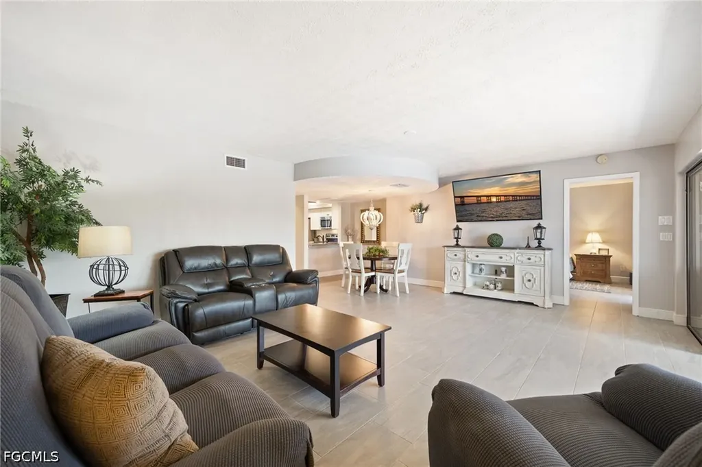 3736 SE 12th Avenue Cape Coral FL 33904