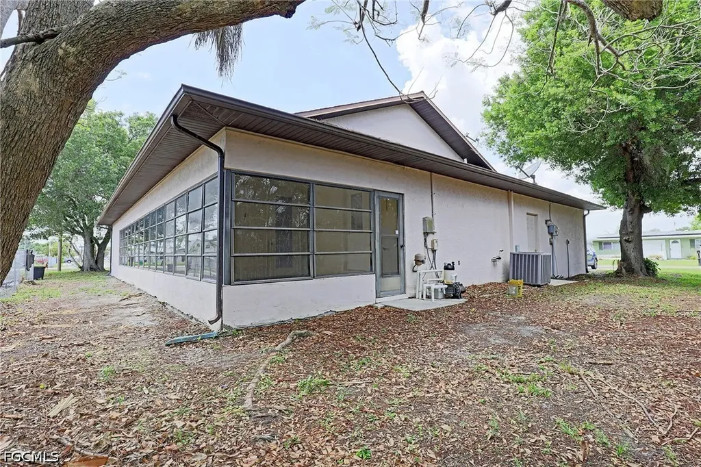 1398 Evalena Lane North Fort Myers FL 33917