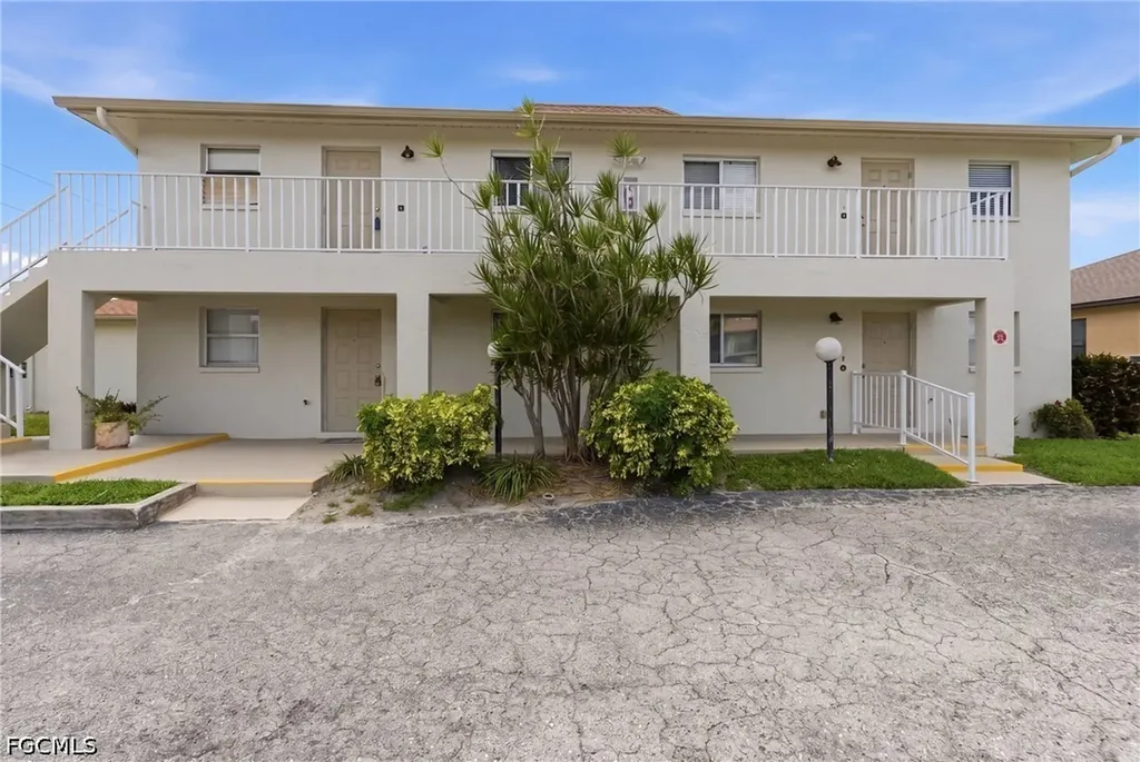 Cape Coral FL, 4718 SE 5th Avenue, Unit 9