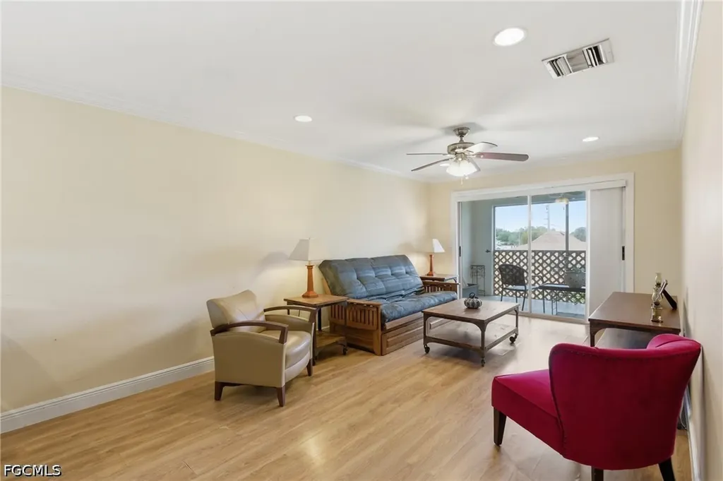 4718 SE 5th Avenue Cape Coral FL 33904