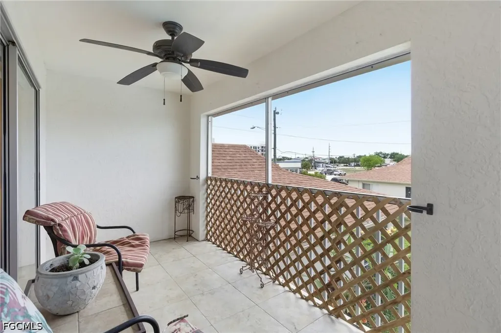 4718 SE 5th Avenue Cape Coral FL 33904
