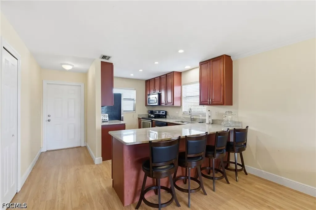 4718 SE 5th Avenue Cape Coral FL 33904