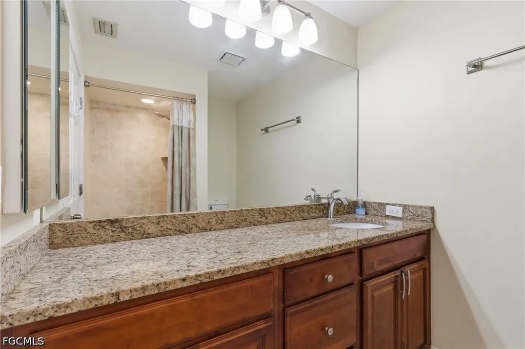 4718 SE 5th Avenue Cape Coral FL 33904