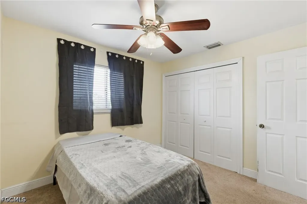 4718 SE 5th Avenue Cape Coral FL 33904