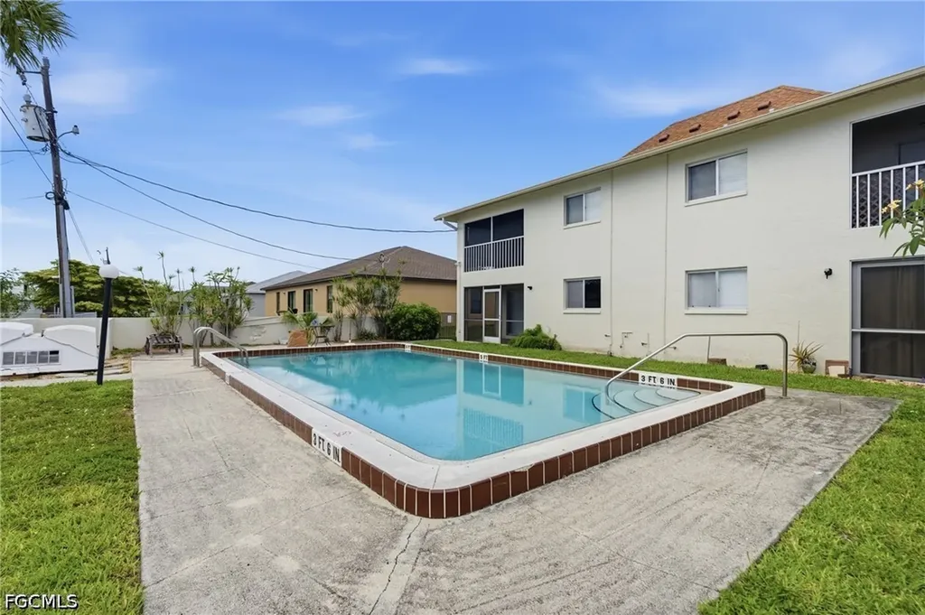 4718 SE 5th Avenue Cape Coral FL 33904