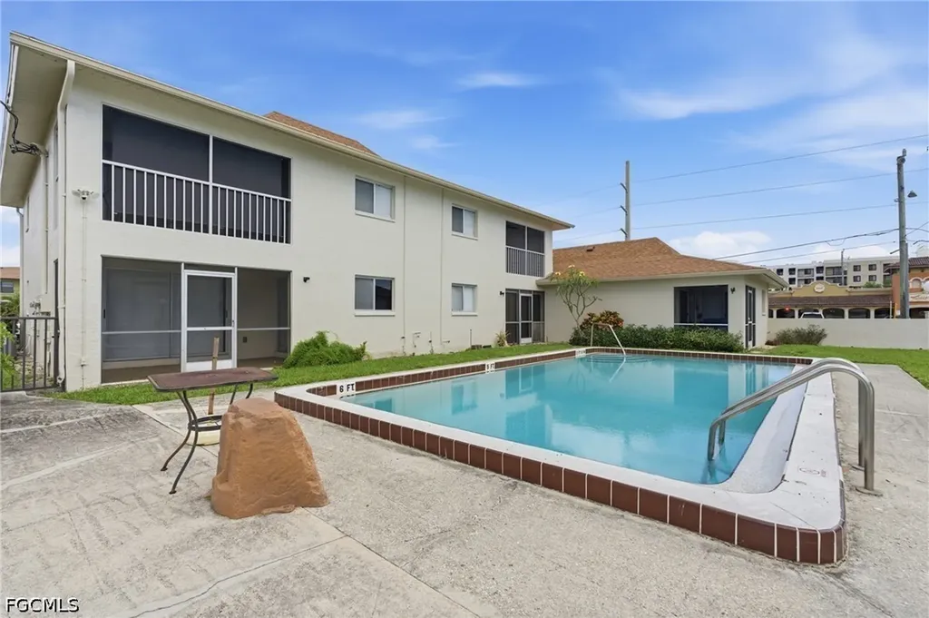 4718 SE 5th Avenue Cape Coral FL 33904