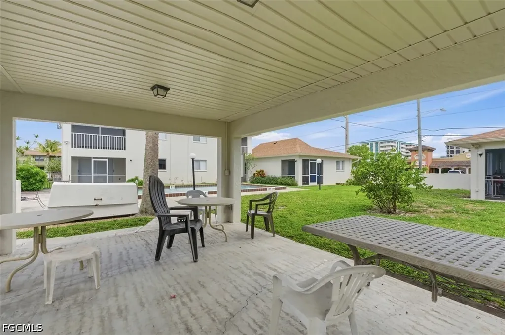 4718 SE 5th Avenue Cape Coral FL 33904