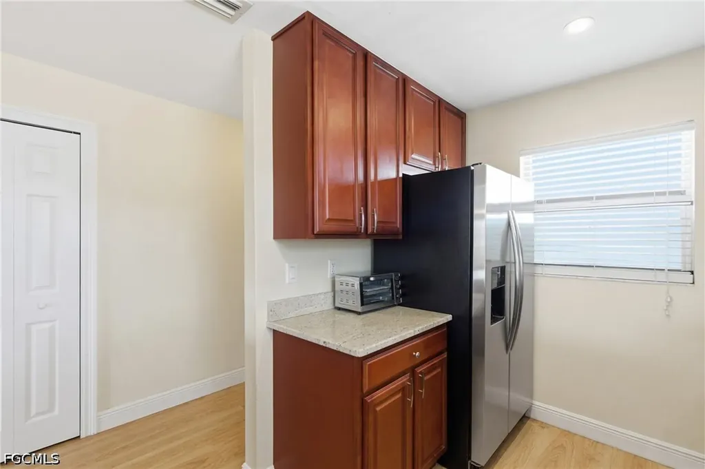 4718 SE 5th Avenue Cape Coral FL 33904
