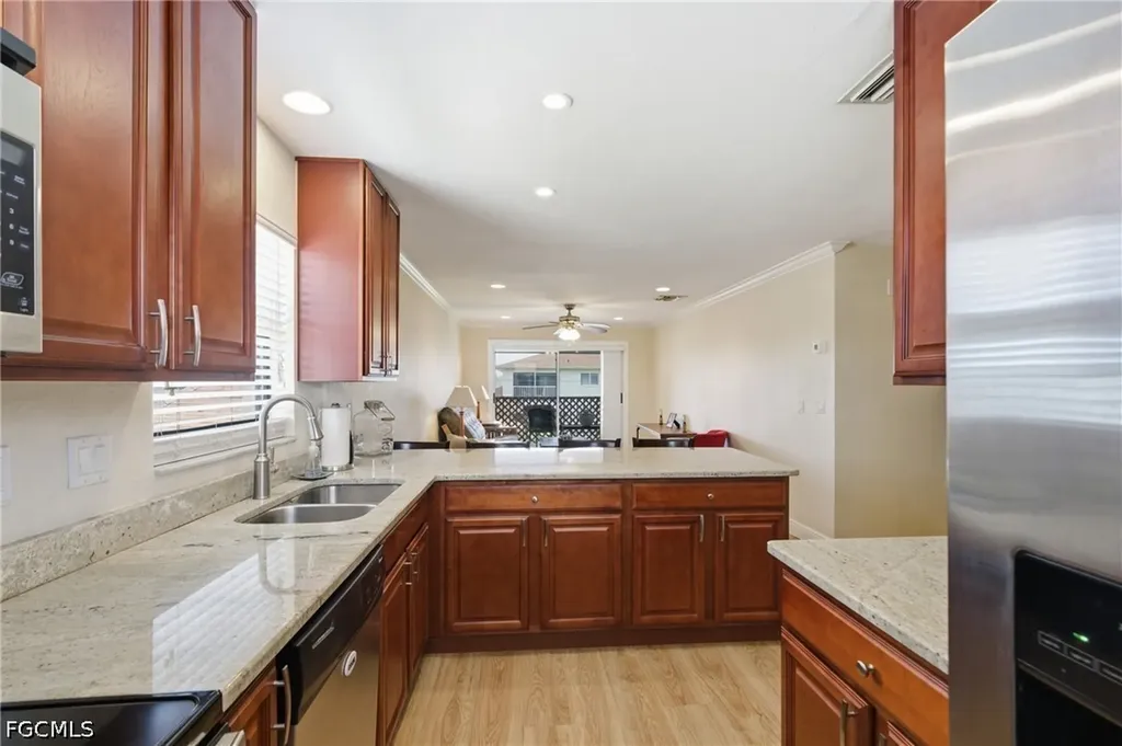 4718 SE 5th Avenue Cape Coral FL 33904