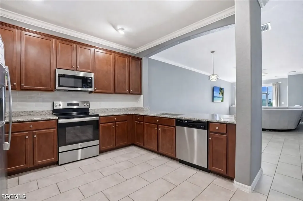 2519 Vine Avenue Naples FL 34120