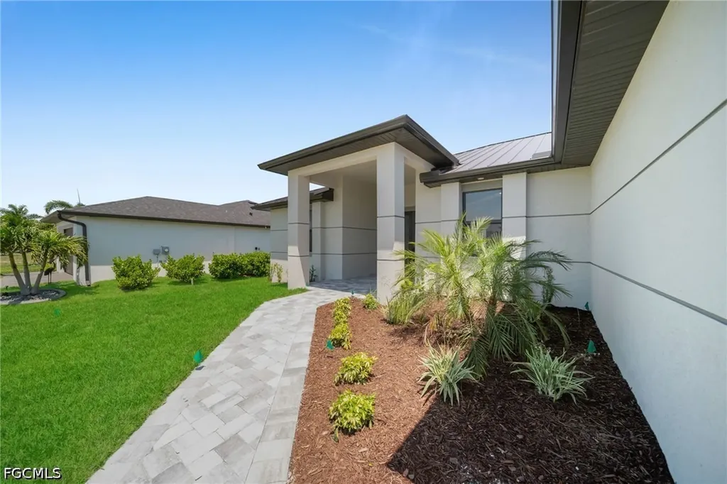 1947 NW 34th Avenue Cape Coral FL 33993