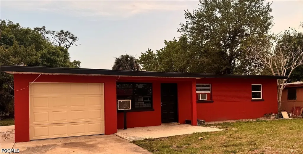 3268 C Street E Fort Myers FL 33916