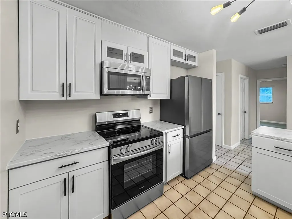 206 SE 46th Terrace Cape Coral FL 33904