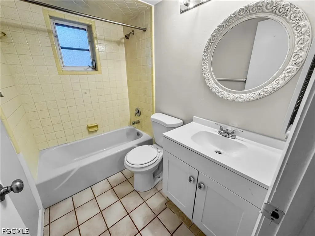 206 SE 46th Terrace Cape Coral FL 33904