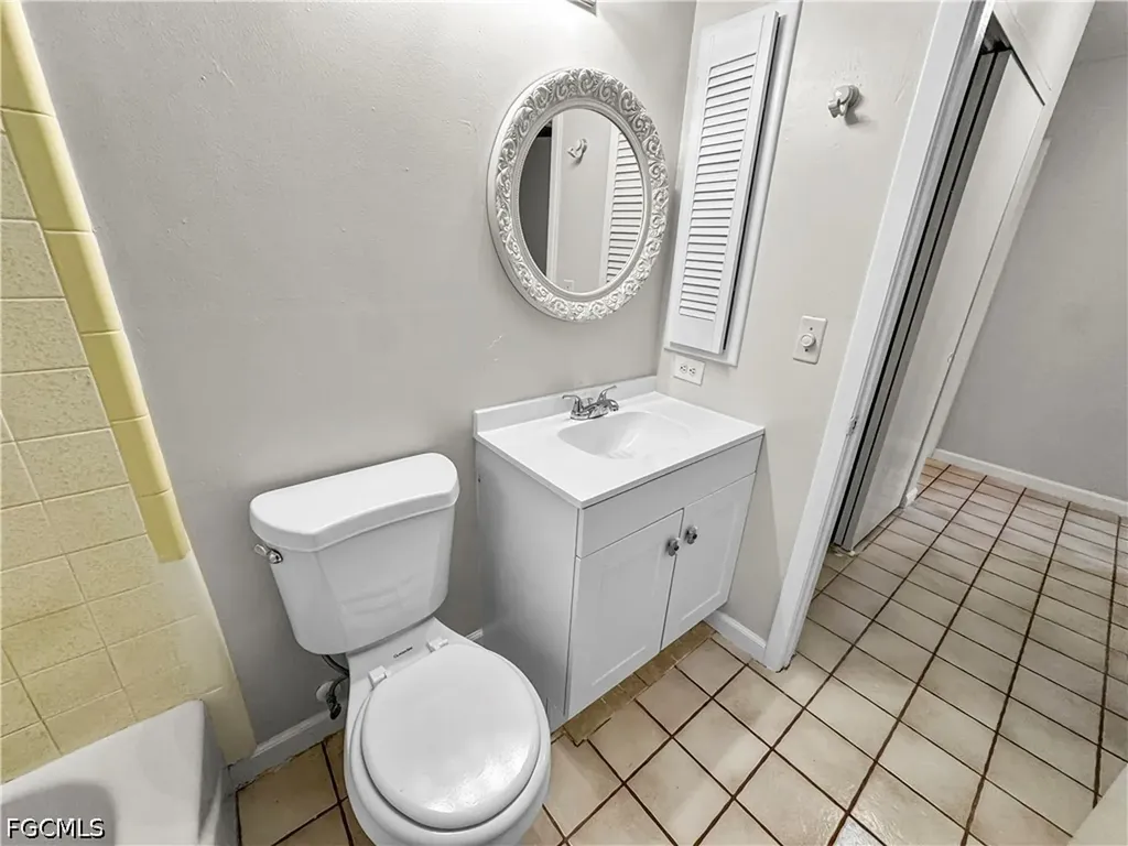 206 SE 46th Terrace Cape Coral FL 33904