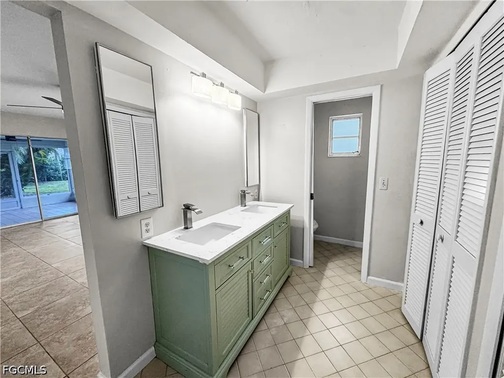 206 SE 46th Terrace Cape Coral FL 33904