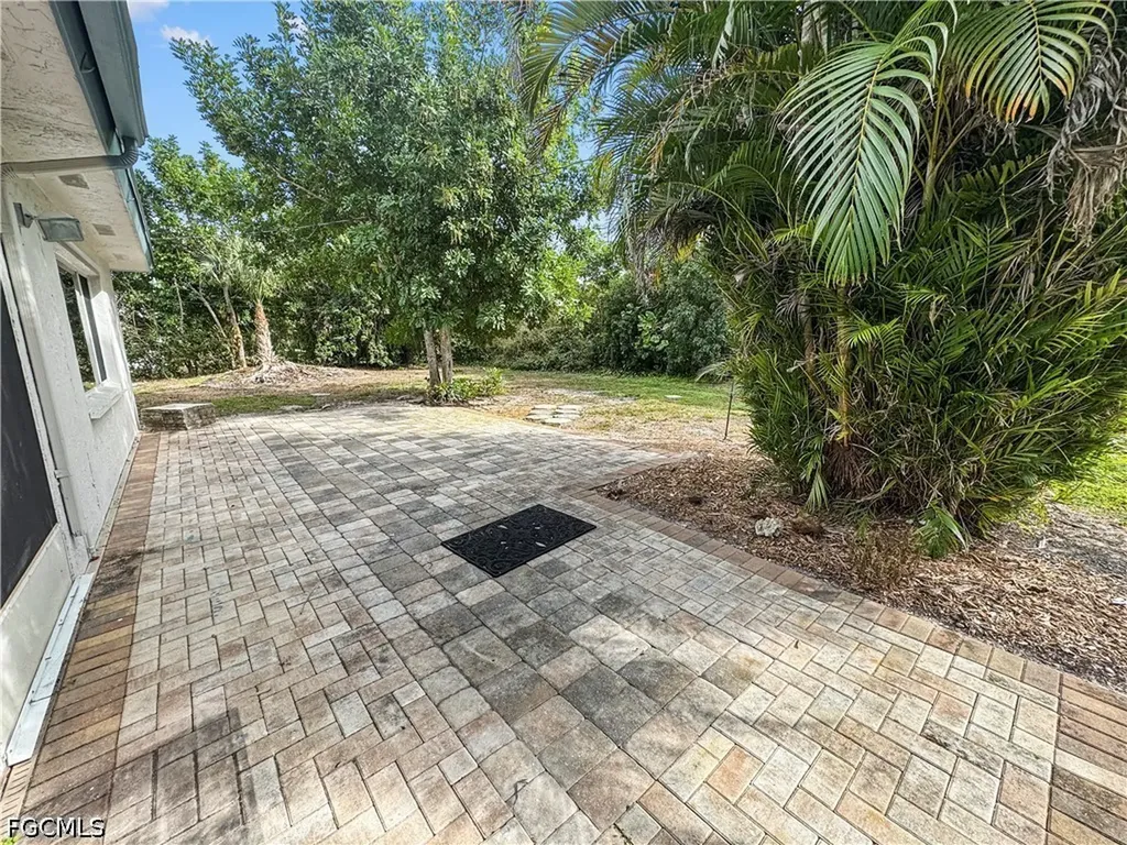 206 SE 46th Terrace Cape Coral FL 33904