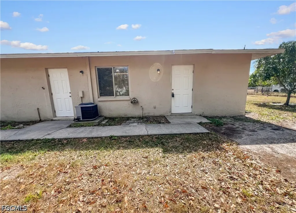 2239 Iris Way Fort Myers FL 33905