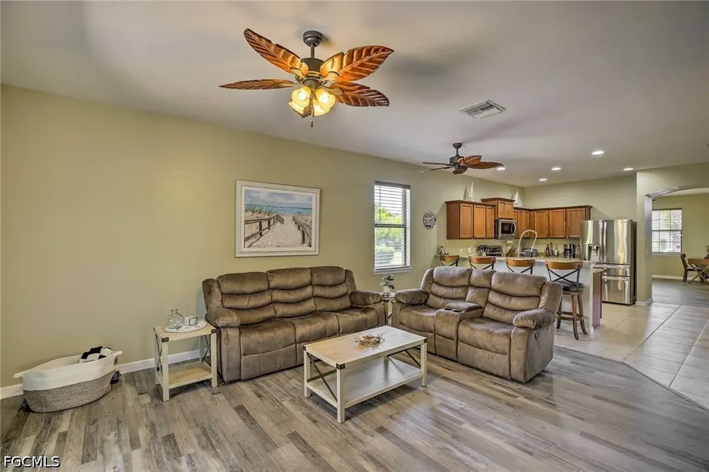 4521 SW 10th Avenue Cape Coral FL 33914