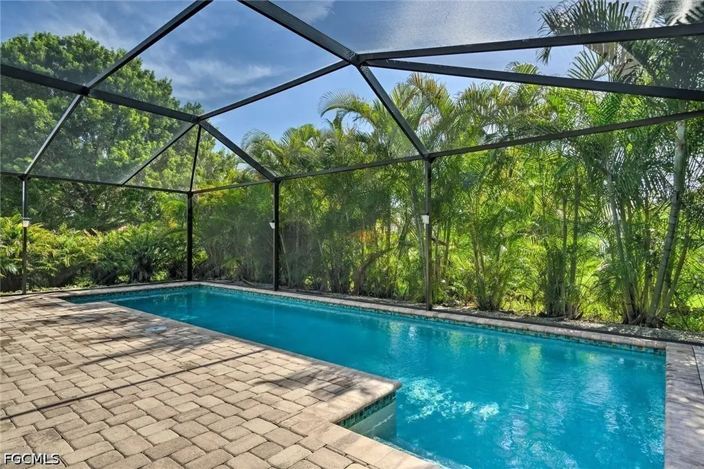 4521 SW 10th Avenue Cape Coral FL 33914