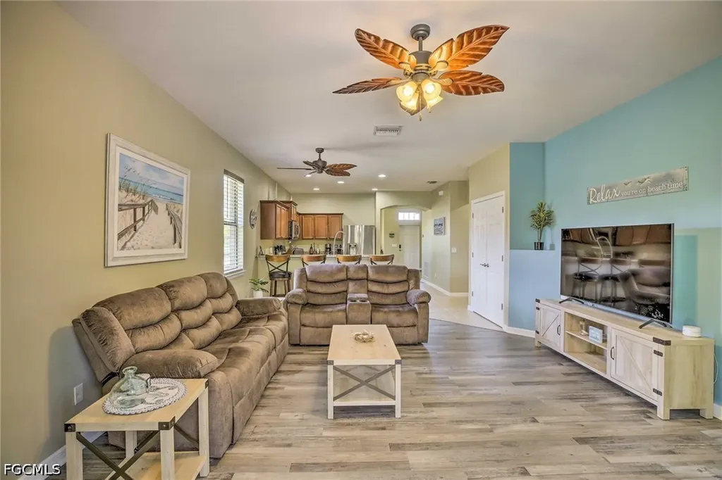4521 SW 10th Avenue Cape Coral FL 33914