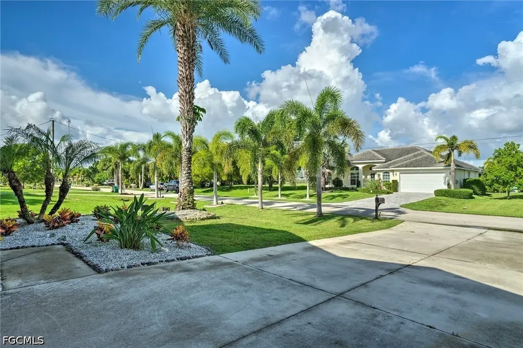 4521 SW 10th Avenue Cape Coral FL 33914